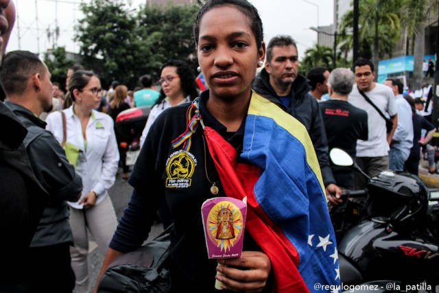 Oposición se concentró en Parque Cristal para homenajear a los caídos. Foto: Régulo Gómez / LaPatilla.com