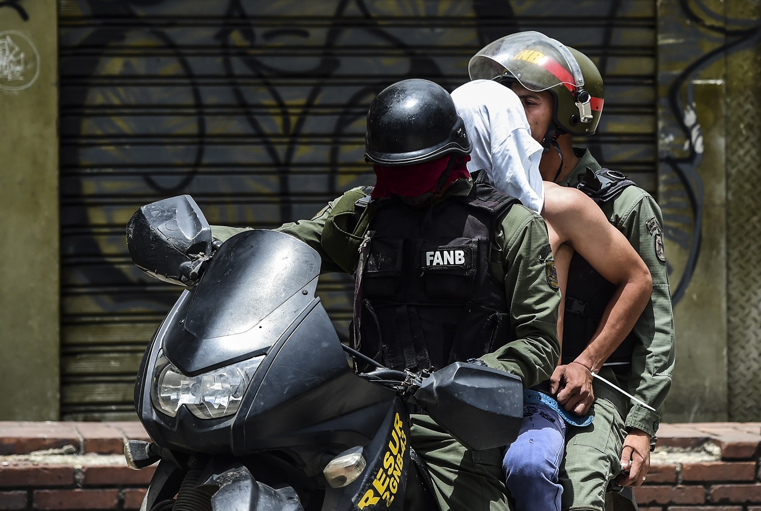 Al menos 367 detenidos durante paro cívico, informa Alfredo Romero