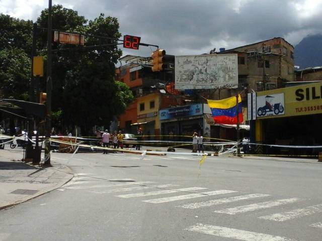 Foto: Trancazo en la avenida Rómulo Gallegos  / Daniel Colina 