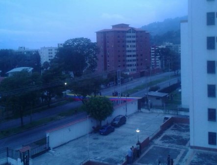 Merideños cerraron la avenida Cardenal Quintero en rechazo de la Constituyente