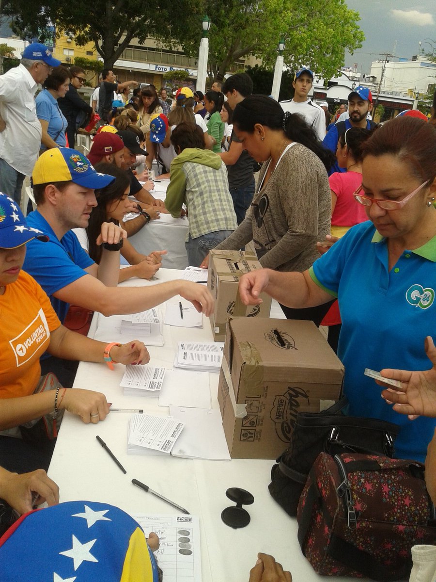 Zulianos participan masivamente en la consulta popular #16Jul (Fotos)