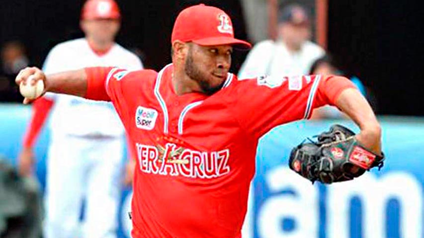 Néstor Molina brilla en la Liga Mexicana de Béisbol