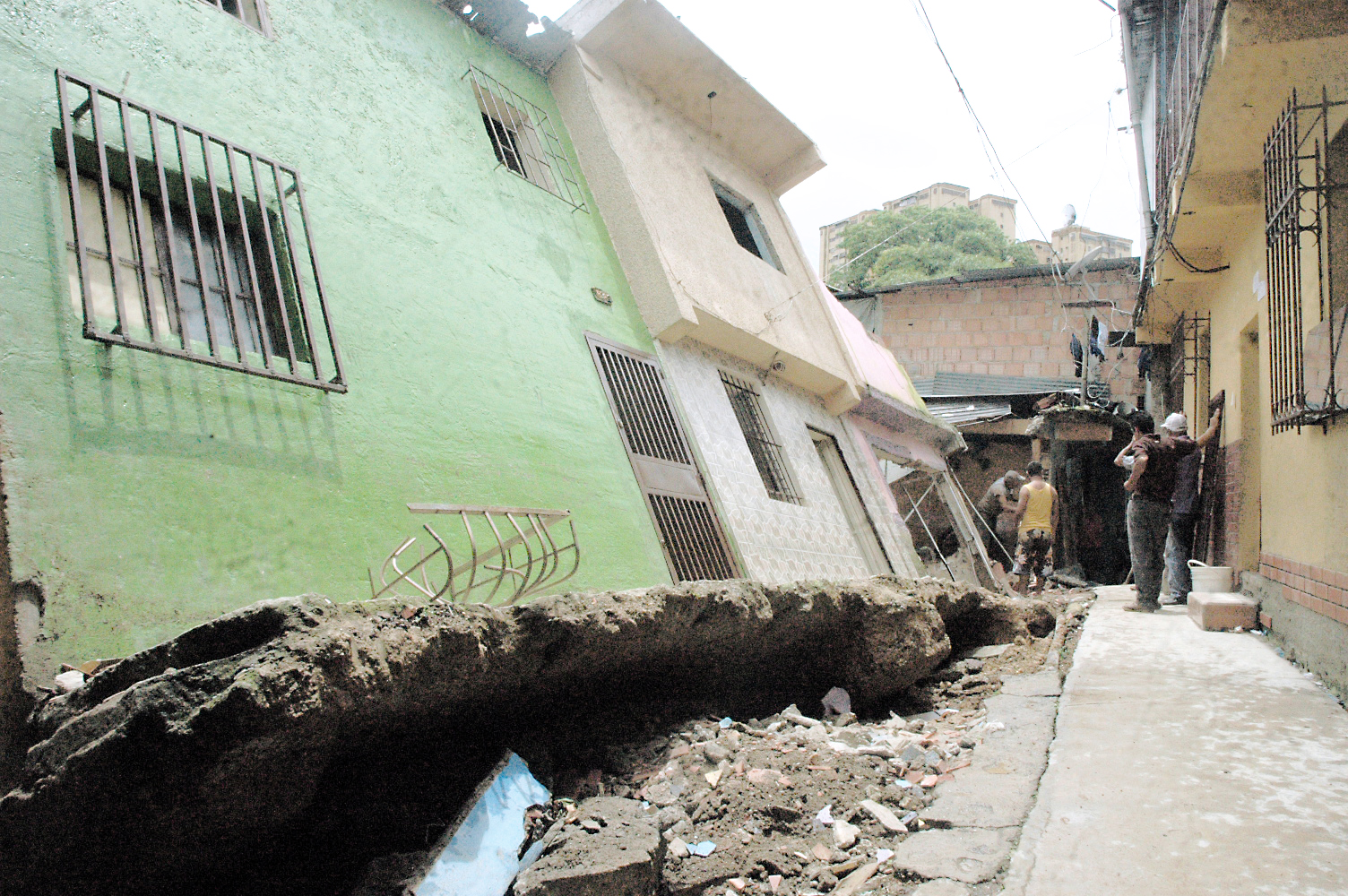 Al menos cinco casas colapsaron en el estado Miranda tras fuertes lluvias