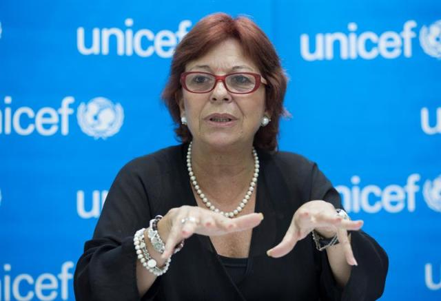 STO04. SANTO DOMINGO (REPÚBLICA DOMINICANA), 23/08/2017.- La directora regional de Unicef para América Latina y el Caribe, María Cristina Perceval, habla con la prensa durante la presentación de un estudio del Banco Mundial y el Fondo de las Naciones para la Infancia (Unicef) hoy, miércoles 23 de agosto de 2017, en Santo Domingo (República Dominicana). El matrimonio infantil y las uniones tempranas cuestan miles de millones de dólares y favorece la pobreza en República Dominicana, según un nuevo estudio divulgado hoy del Banco Mundial y el Fondo de las Naciones para la Infancia (Unicef). EFE/Orlando Barría