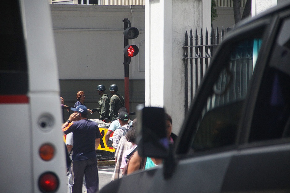 Alcaldesa Metropolitana Encargada  exigió en Miraflores el  pago de salario a sus trabajadores