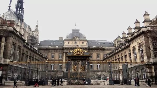 Palacio-de-Justicia-en-Francia-1920-1