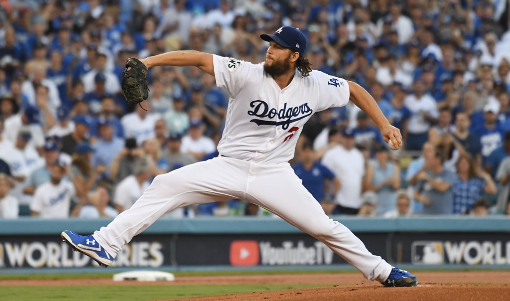 Kershaw brilló desde la lomita y los Dodgers pegaron primero en la Serie Mundial