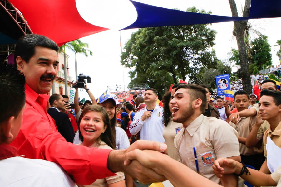 Maduro crea la Universidad Experimental de Caracas