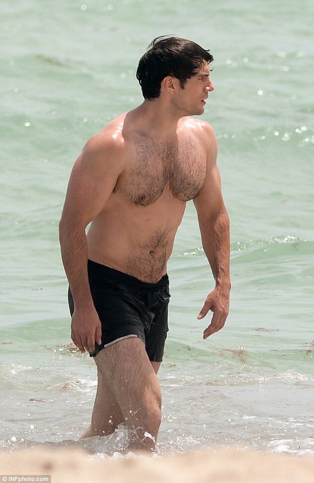 Henry Cavill  (2)