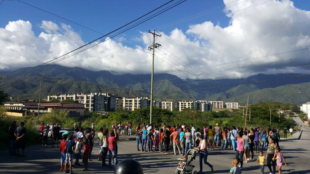 En Guatire también protestaron por los Clap