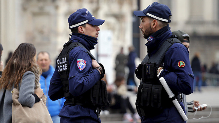 Policía italiana arresta a tres traficantes de futbolistas menores de edad