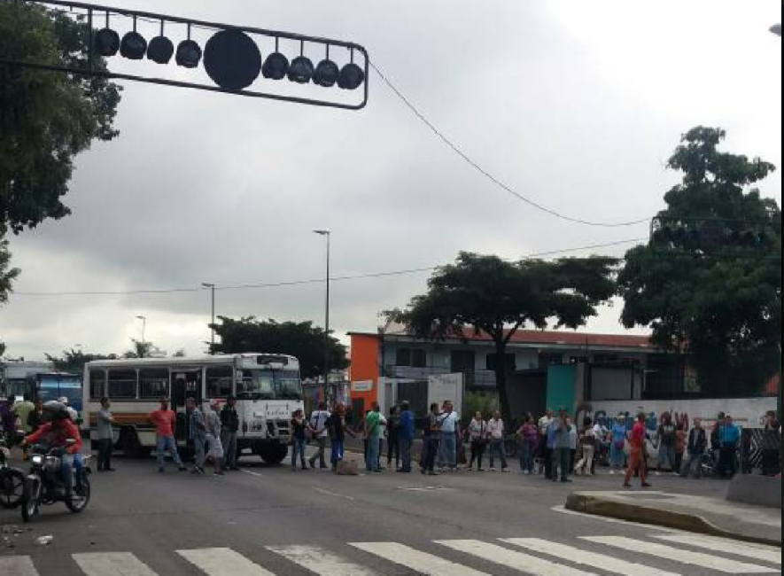 Vecinos de Catia pagaron la caja Clap y nunca les llegó (Video)