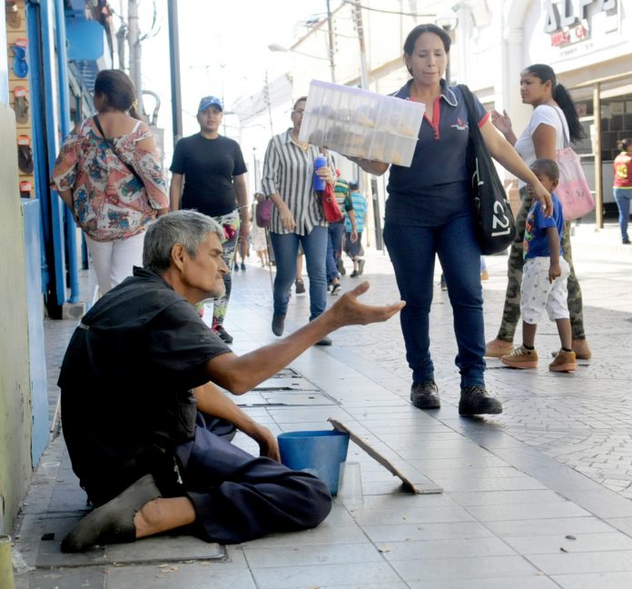 Más mendicidad por crisis económica en Valencia