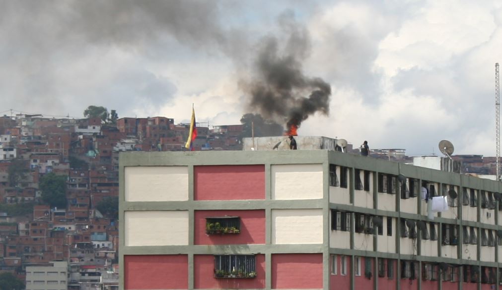 Colectivos  también realizan “simulacro”  causando pánico en el 23 de Enero #24Feb