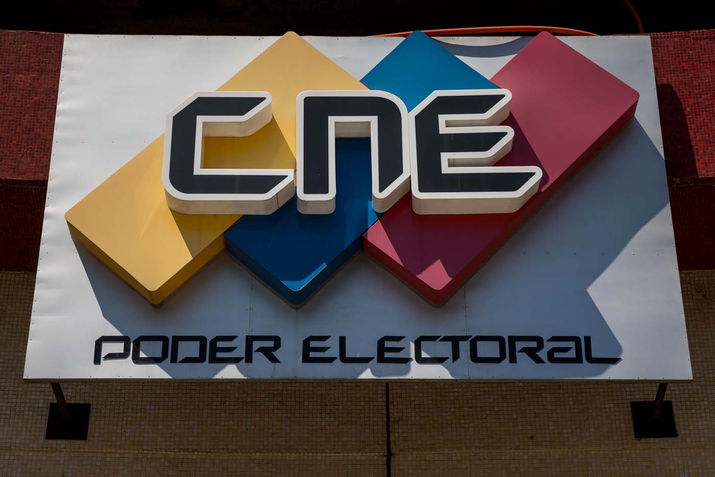 CNE: Henri Falcón y Psuv firman acuerdo de respeto a resultados del #22Abr