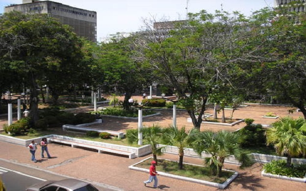 Los padres de la víctima residen cerca de la plaza