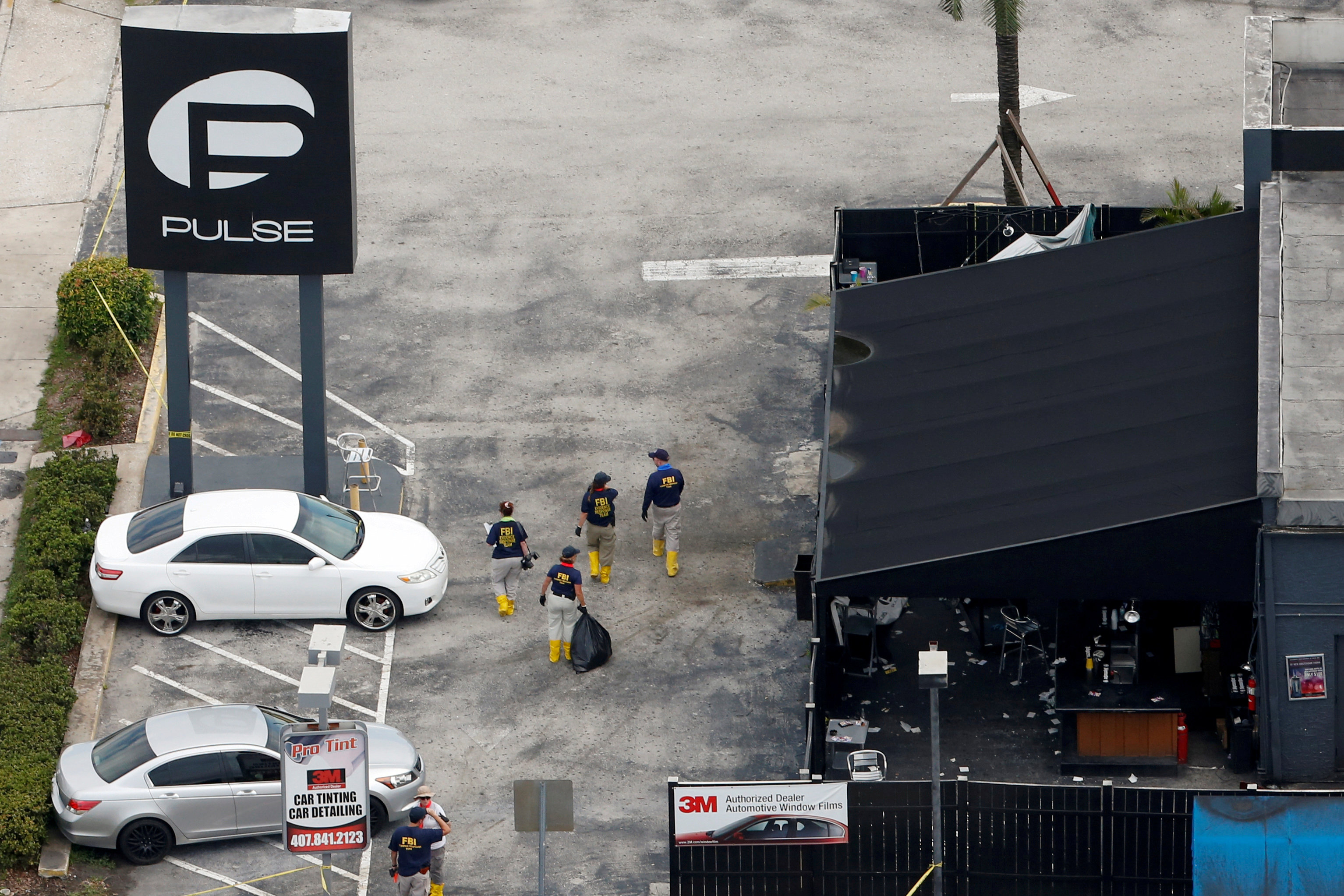 Corte de EEUU absuelve a viuda de autor de la matanza en discoteca de Orlando