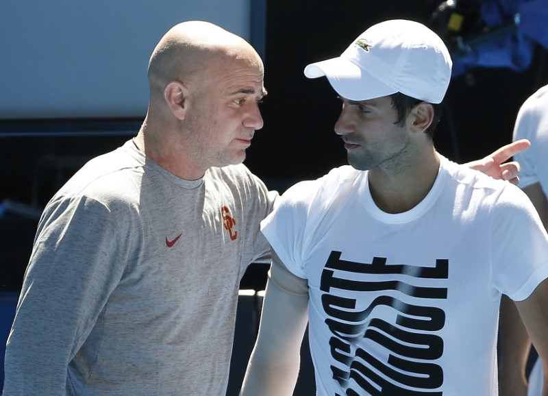 Andre Agassi rompe con Djokovic