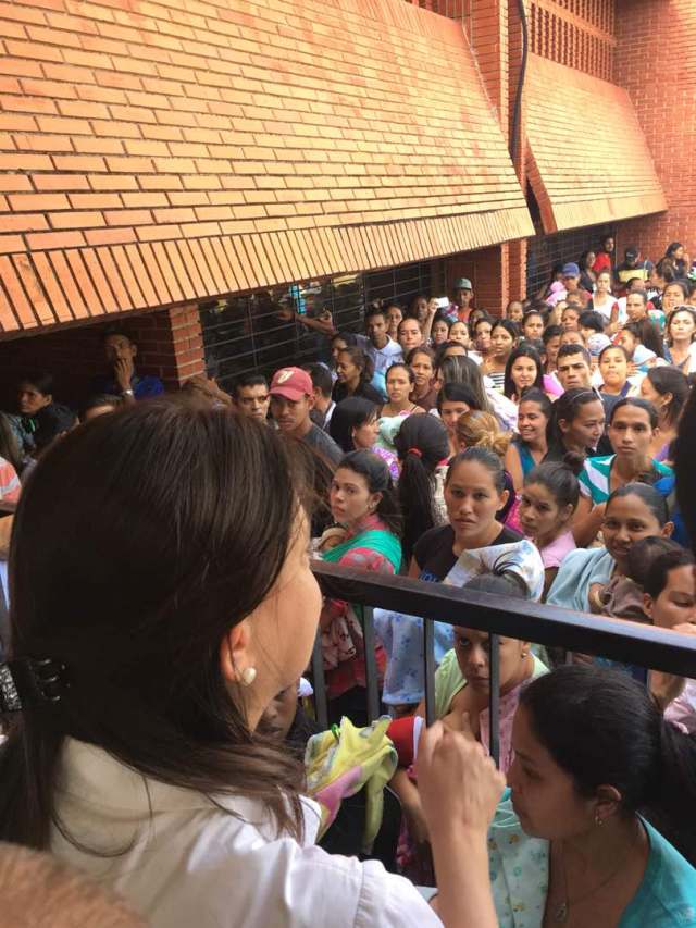 Coordinadora nacional de Vente Venezuela visitó la Maternidad del Sur y la UC