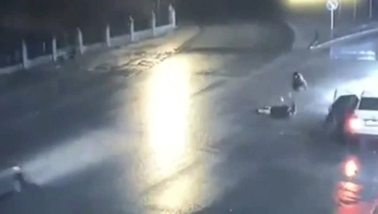 Le encontró con otro hombre y la mató en plena autopista (Video)