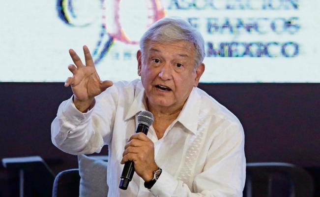 López Obrador pediría detener privatización del petróleo y electricidad
