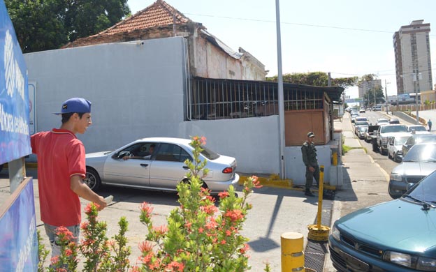 Apagones dejan sin gasolina al Zulia