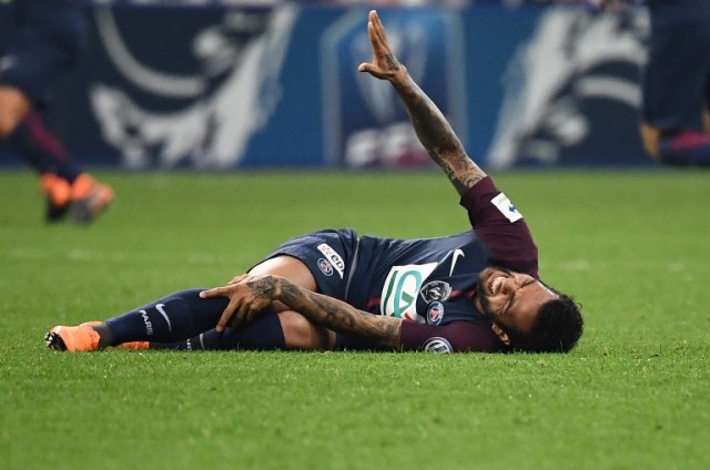 Dani Alves, defensor brasileño del Paris Saint-Germain / FOTO: AFP / FRANCK FIFE