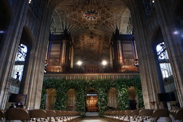 Flowers adorn the front of the organ loft inside St George's Chapel at Windsor Castle for the wedding of Prince Harry to Meghan Markle. May 19, 2018. Danny Lawson/Pool via REUTERS