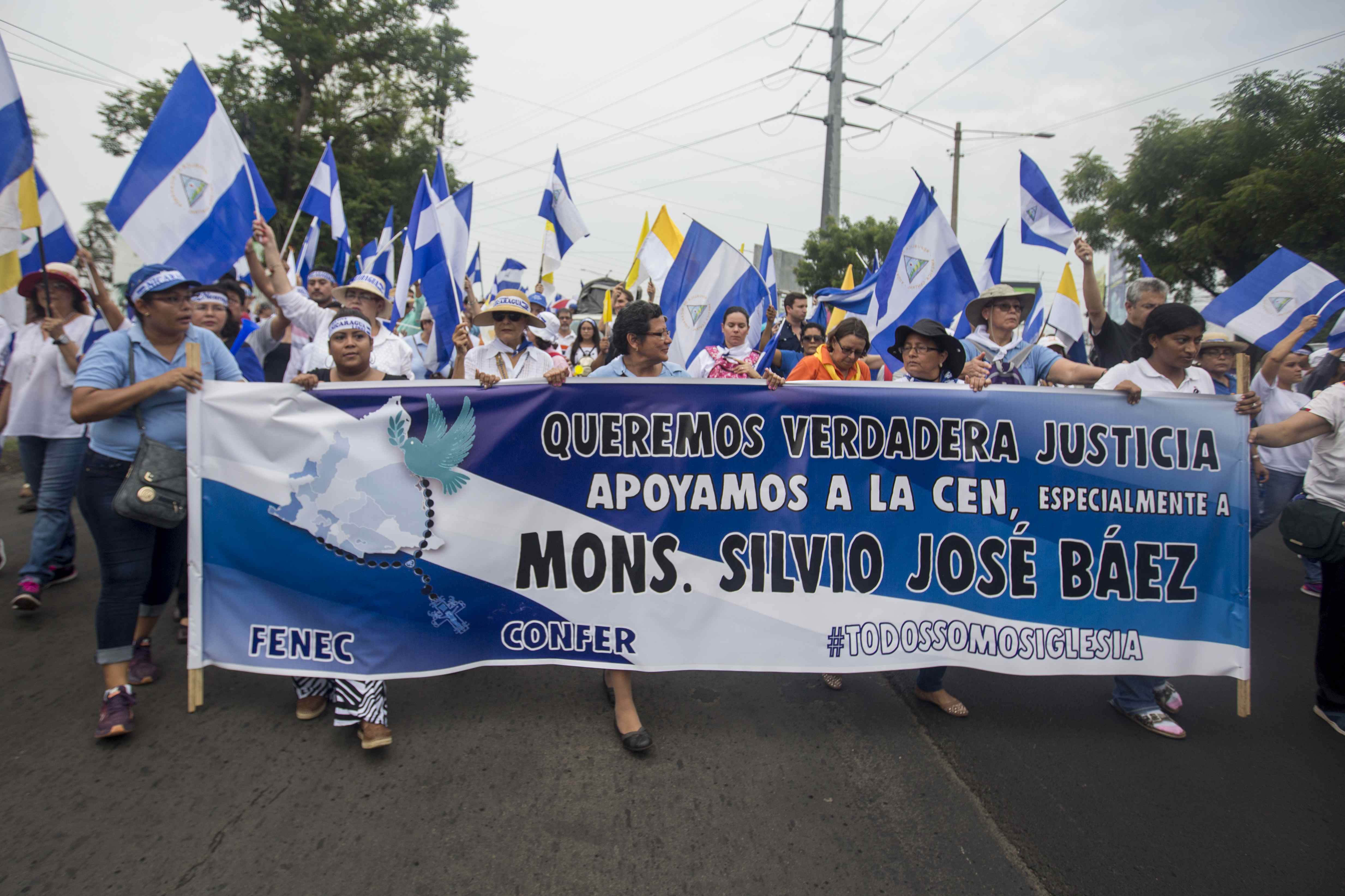 Cientos de personas muestran su apoyo a la Conferencia Episcopal de Nicaragua