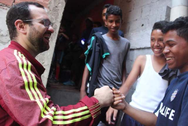 Foto: La Fundación Un Par por Un Sueño inauguró un nuevo comedor en el barrio Metropolitano en el sector Antonio José de Sucre en Petare / Prensa