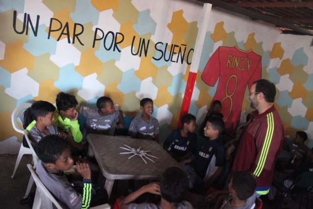 Foto: La Fundación Un Par por Un Sueño inauguró un nuevo comedor en el barrio Metropolitano en el sector Antonio José de Sucre en Petare / Prensa