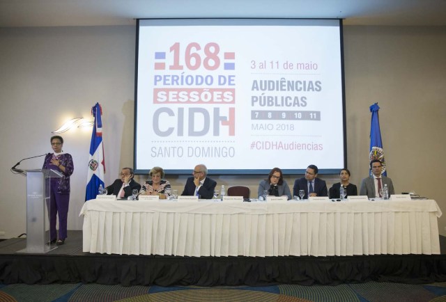 STO14. SANTO DOMINGO (REPÚBLICA DOMINICANA), 03/05/2018.- La presidenta de la Comisión Interamericana de Derechos Humanos (CIDH), Margarette May Macaulay (i), habla durante la apertura del 168 Período Extraordinario de Sesiones de la institución, hoy, jueves 3 de mayo 2018, en Santo Domingo (República Dominicana). EFE/Orlando Barría