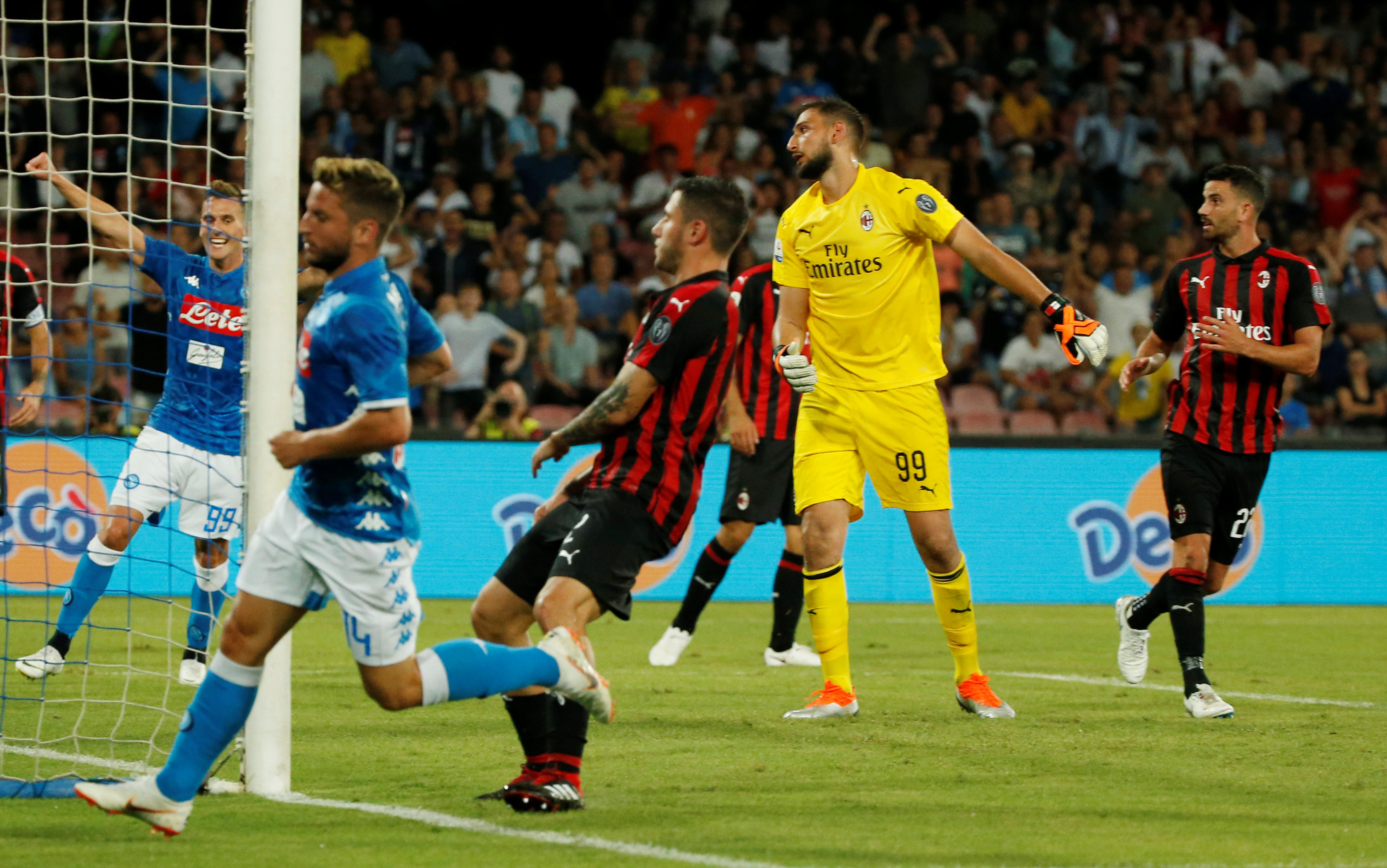 El Nápoli supera al Milan tras una remontada épica