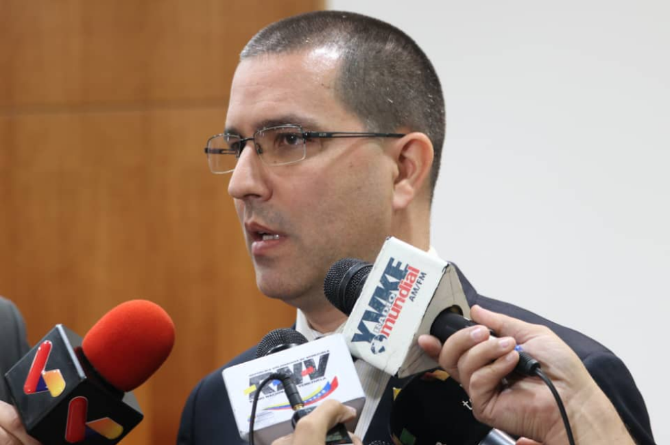 Arreaza: Activamos los canales diplomáticos para solicitar extradición de los implicados en atentado