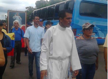 Liberan al padre Lenin Bastidas tras ser detenido en Guárico este #2Ago