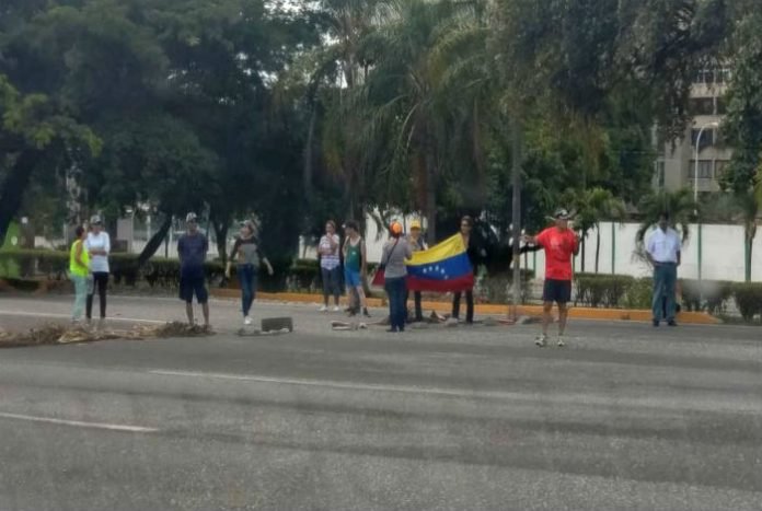 Vecinos trancaron vías en el Cardenalito, estado Lara #21ago