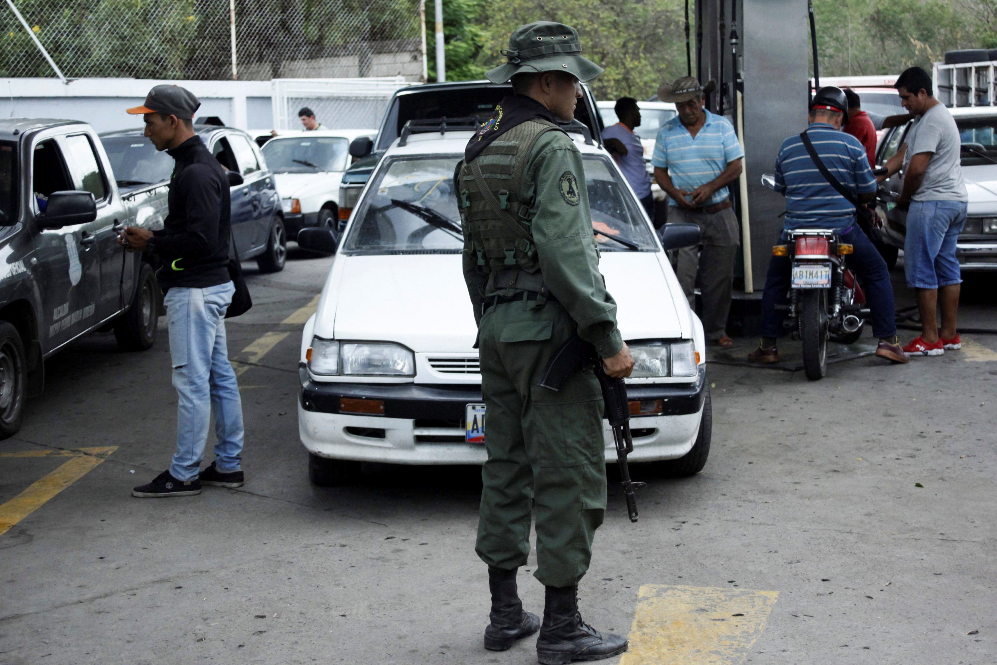 Se retrasa el arranque del nuevo sistema de cobro de gasolina en Venezuela