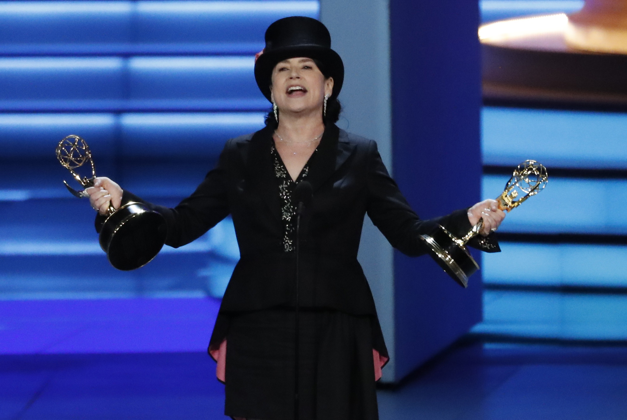 “The Marvelous Mrs. Maisel” arrasa y Cruz y Banderas se quedan sin el Emmy