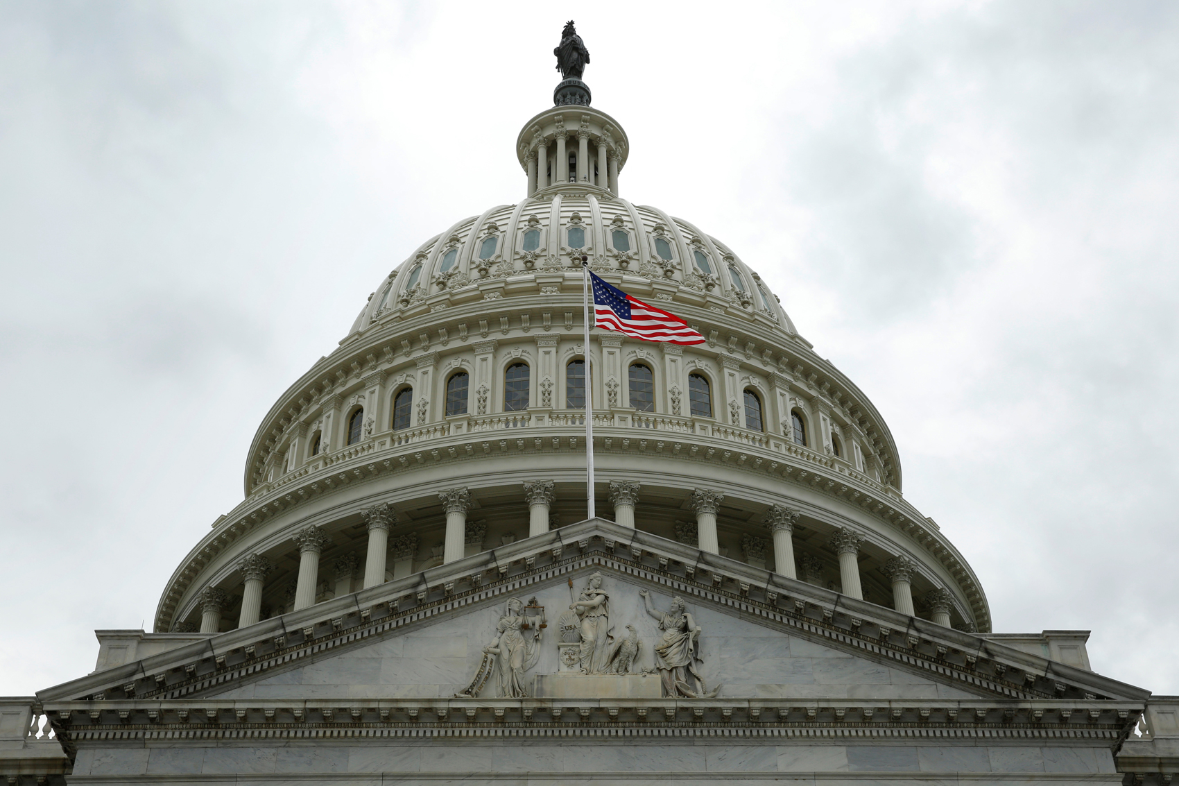 Congreso de EEUU suspende su actividad ante la llegada del huracán Florence