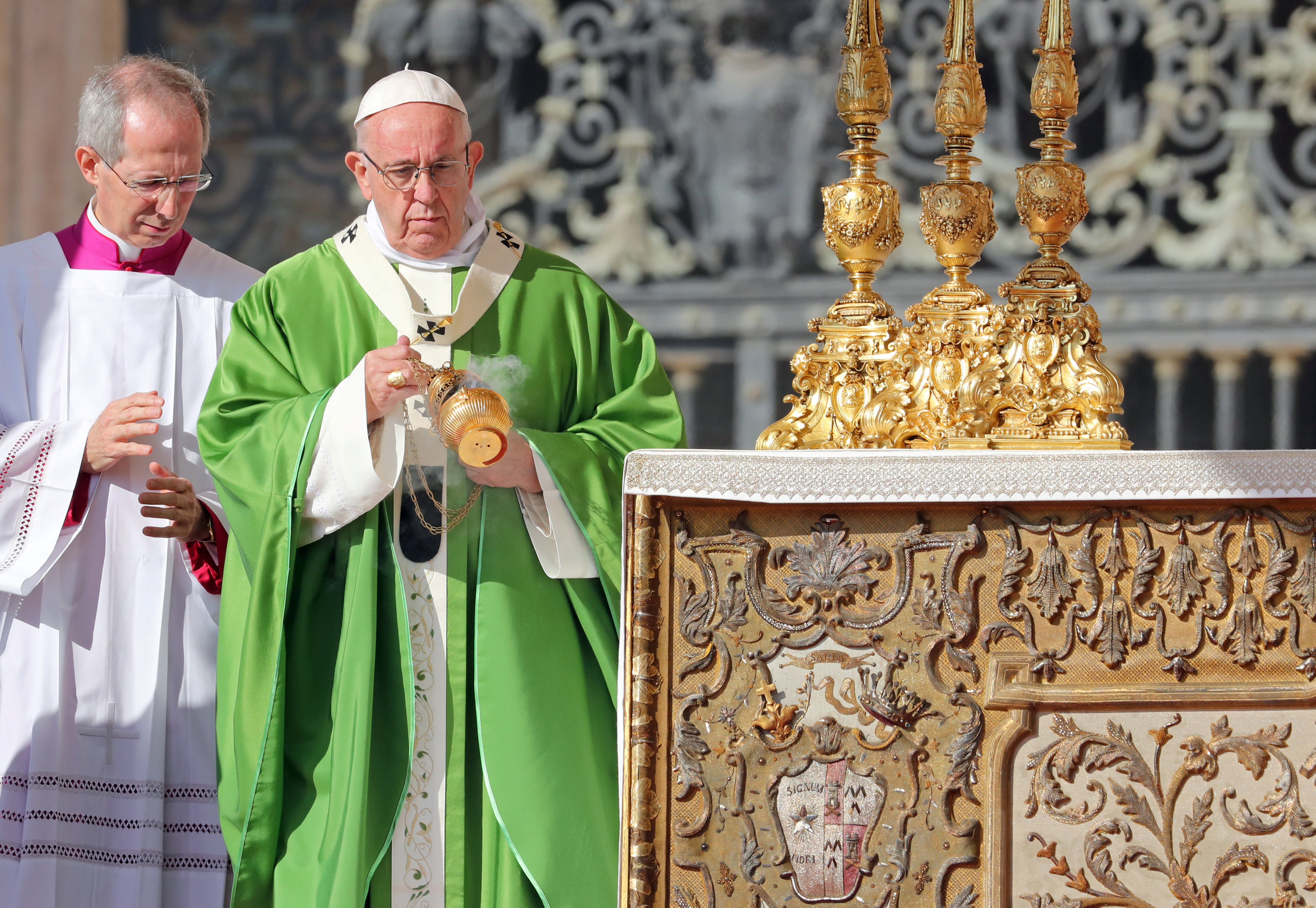 El Papa pide transformar la iglesia porque se está alejando de los jóvenes