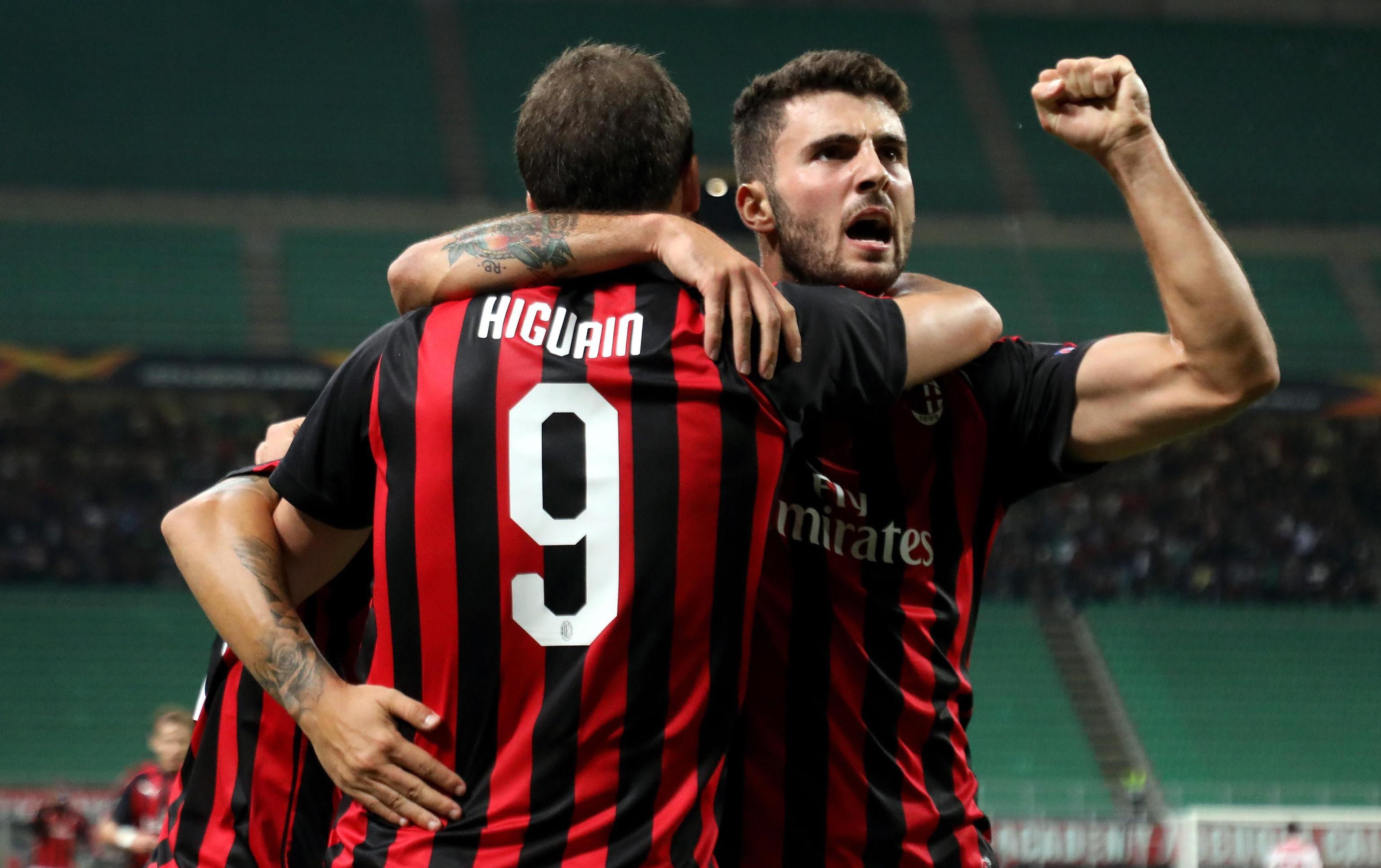 Arsenal, Betis y Milan ganan para cumplr su papel de favoritos en la Europa League