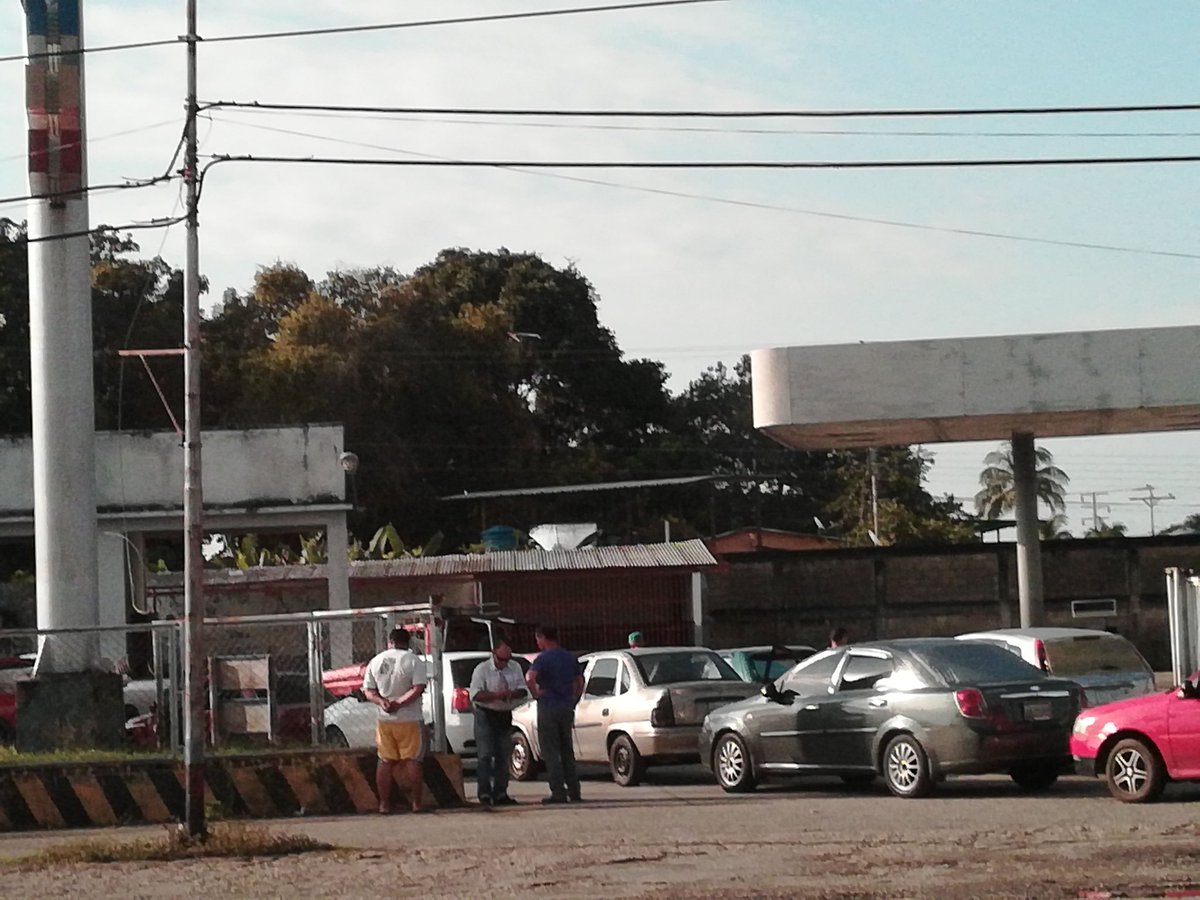 En Cojedes continúan las colas para la gasolina #6Oct (Fotos)