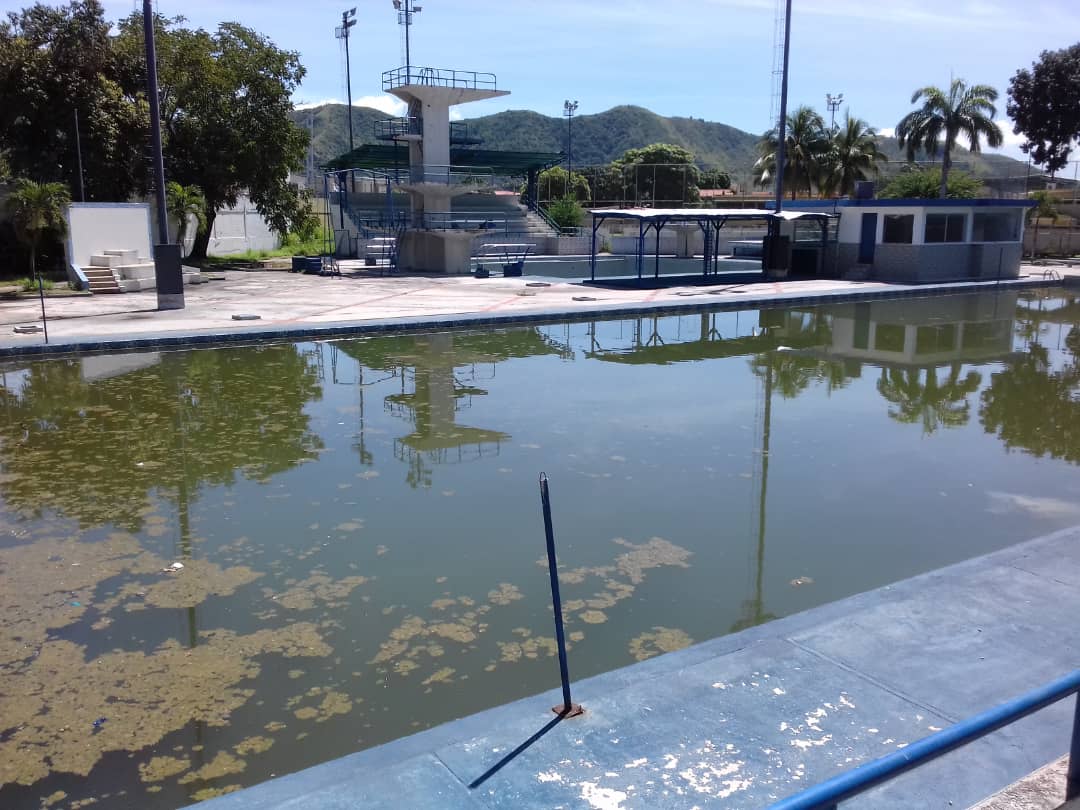 El Polideportivo de Maracay se encuentra en total abandono (fotos)