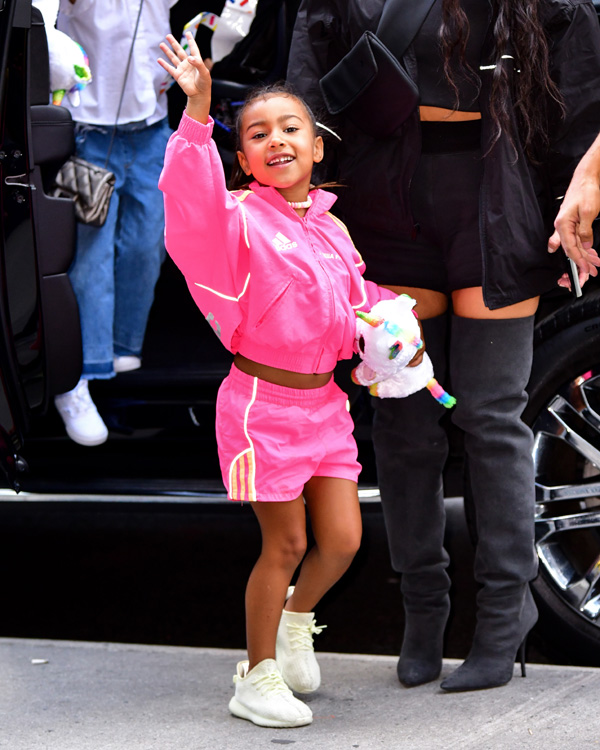 North West debuta como modelo en su primera pasarela (FOTO)