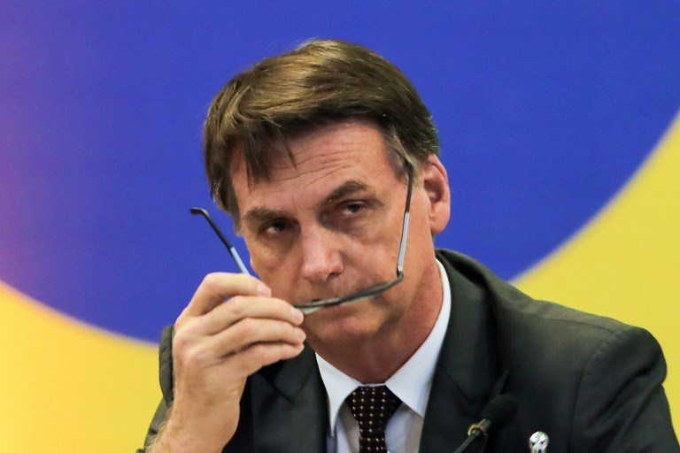 Bolsonaro considera como esclavitud la situación de médicos cubanos en Brasil