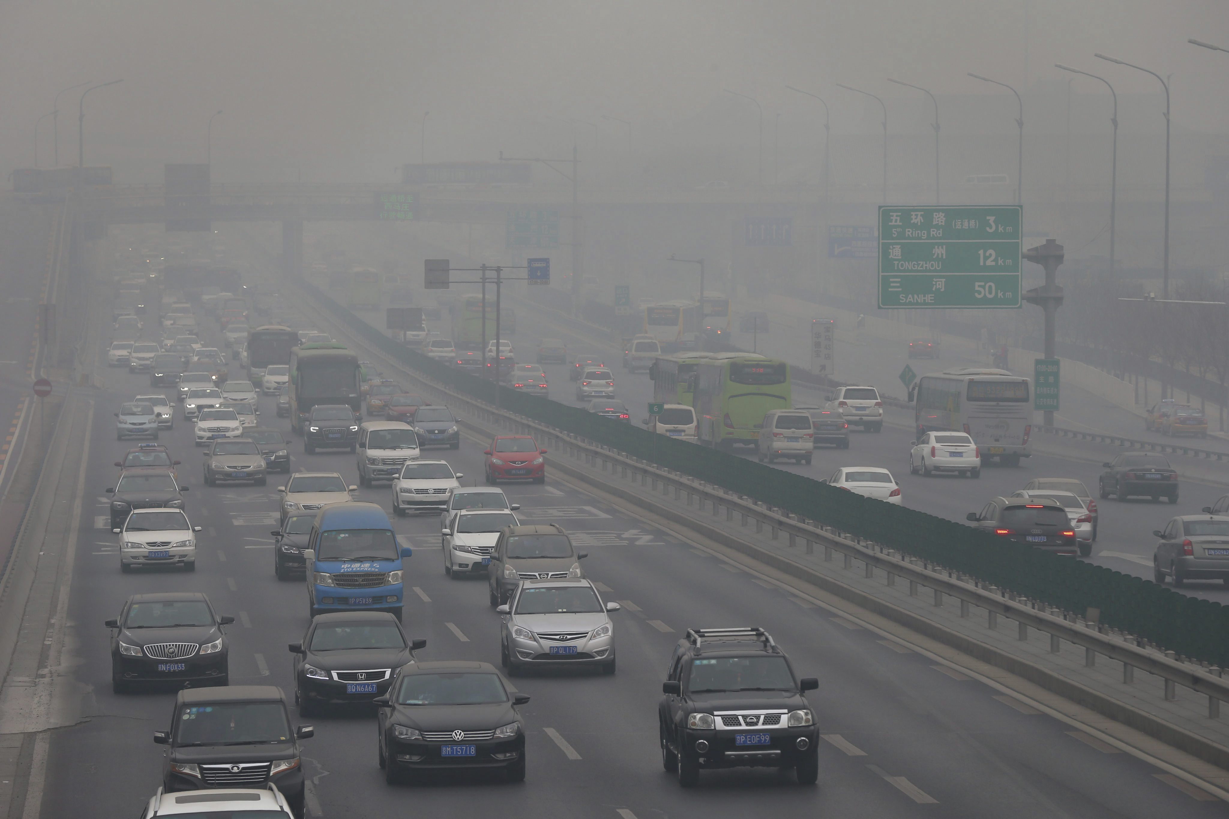 La relación entre la contaminación del aire y las posibilidades de contraer Covid-19 grave