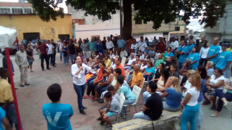 María Corina desde Vargas: Es el momento de actuar juntos, civiles y militares, contra el Estado criminal