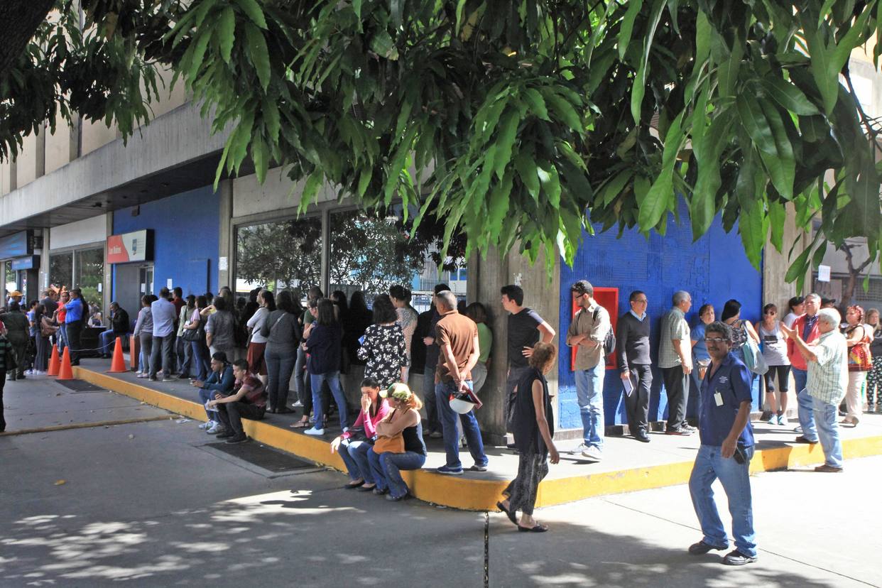 Saime Los Ruices dice que no tiene material para pasaportes