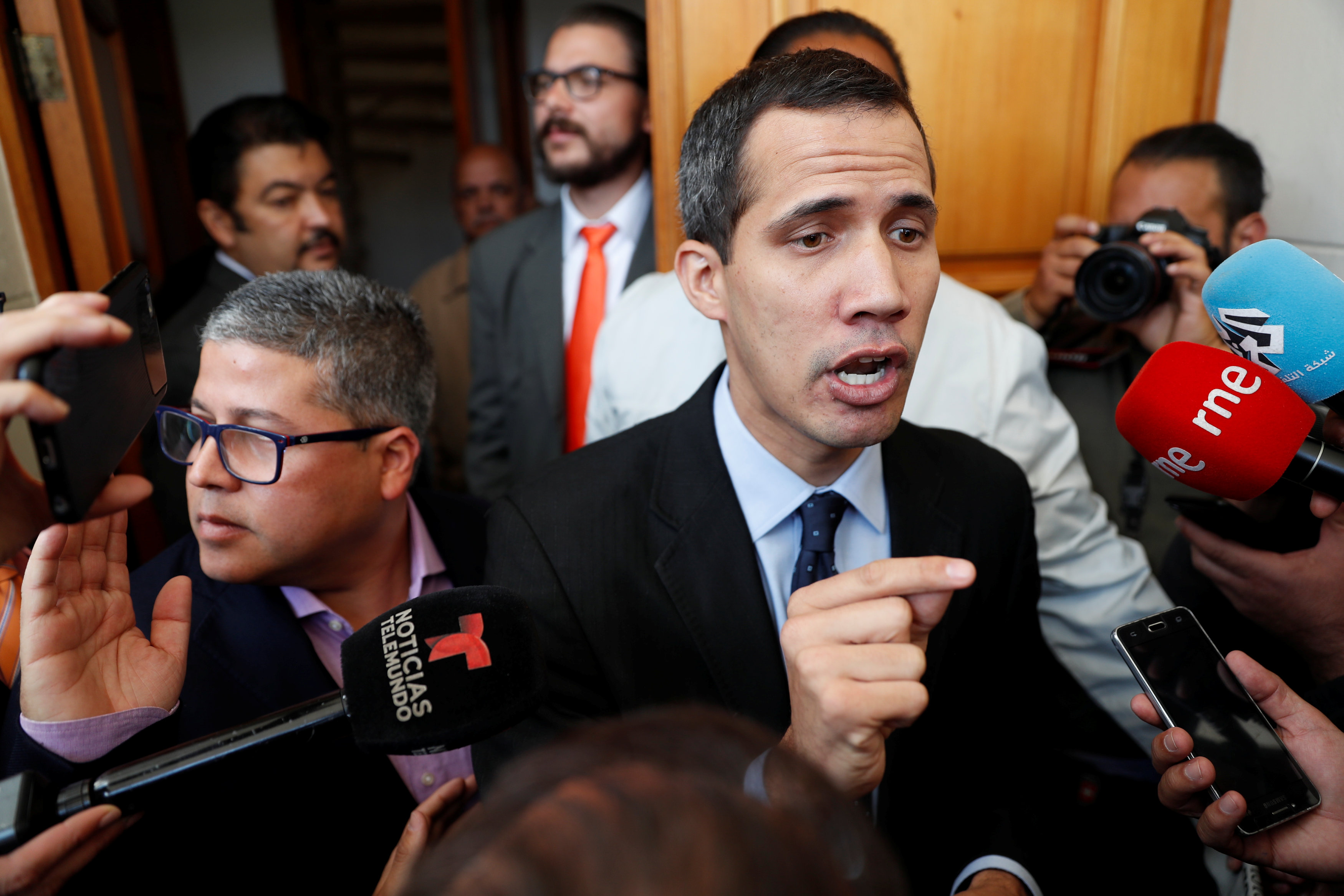 Juan Guaidó llegó a la Asamblea Nacional (fotos)