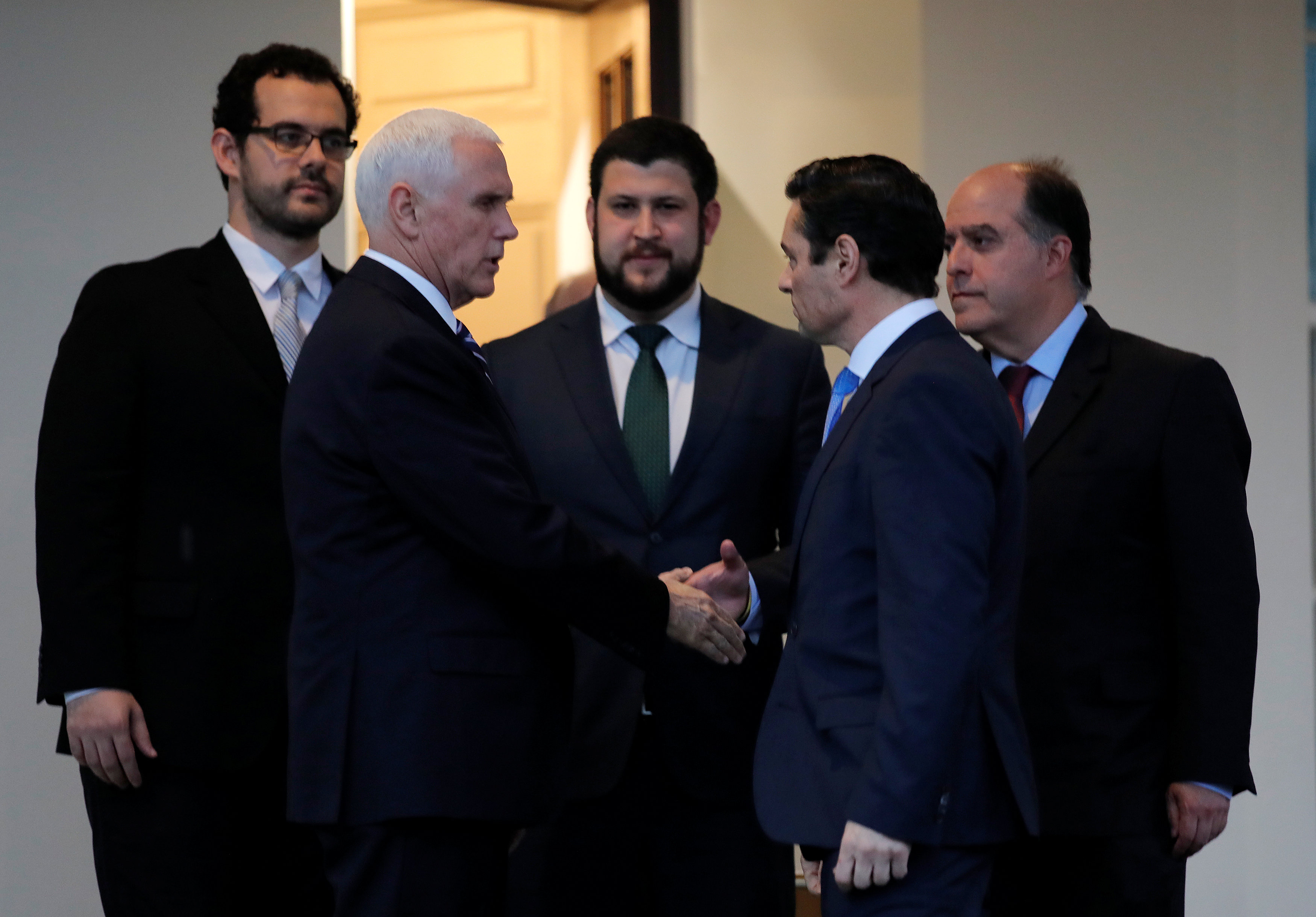 Tras reunión con Vecchio y Borges, Pence reitera compromiso de EEUU con Guaidó y elecciones libres